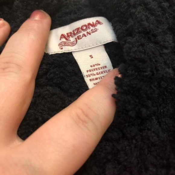 Arizona Black,Pink & White Chevron Soft Fuzzy Sweater Size small - Picture 9 of 9